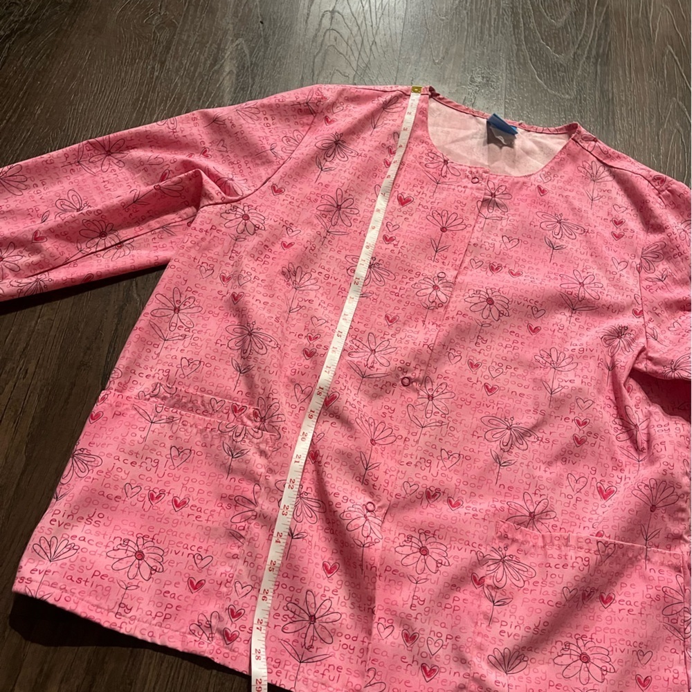 H.Q. Scrubs Pink floral Love Pattern lab coat - Picture 3 of 6